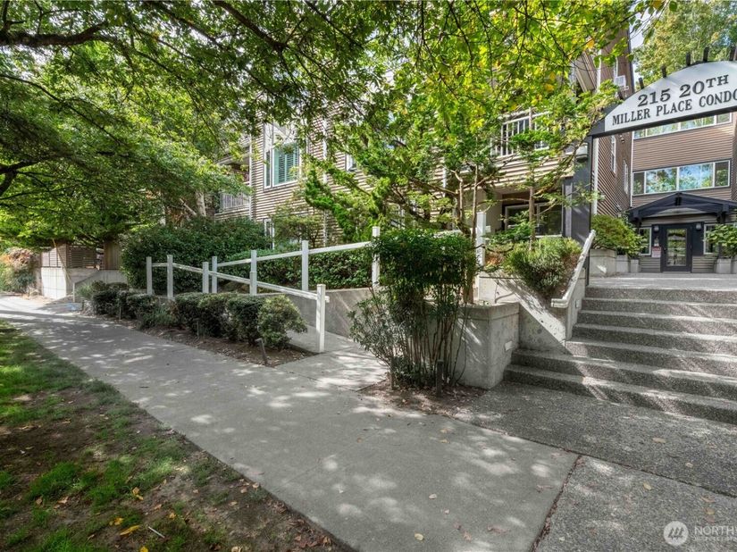 215 20th Avenue E 204, Seattle WA 98112