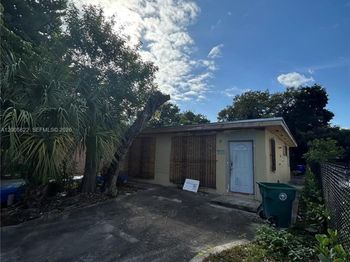 1780 NW 15th St