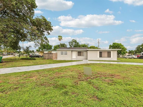 6546 SW 21st St, Miramar FL 33023