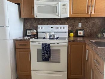 8345 Sunrise Lakes Blvd