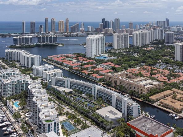 2950 NE 188th St 139, Aventura FL 33180