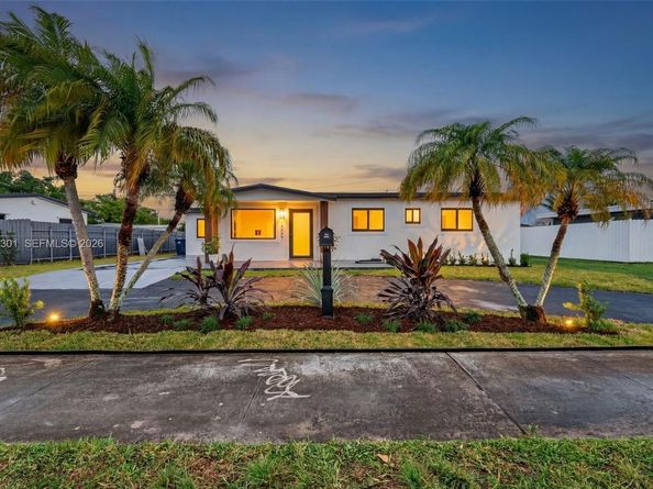 10445 SW 149th Ter, Miami FL 33176