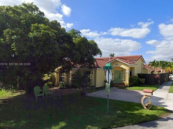 12304 NW 8th Ter, Miami FL 33182