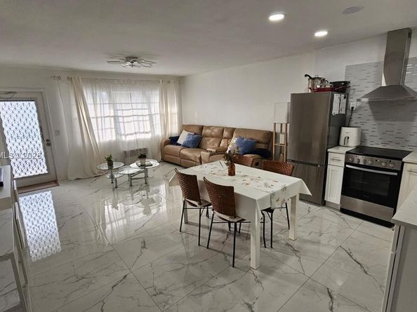 340 S Oakridge  S 340, Deerfield Beach FL 33442