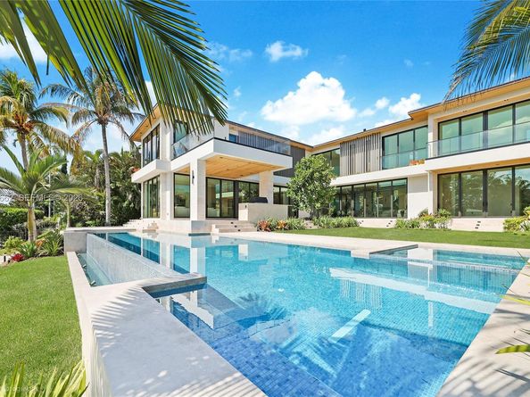 770 Lake Rd, Miami FL 33137
