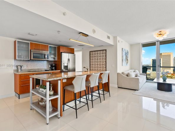 185 SW 7th St 2611, Miami FL 33130