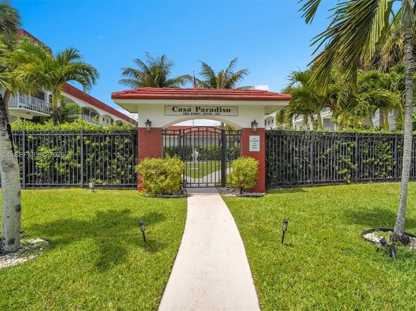 580 Egret Dr 303, Hallandale Beach FL 33009