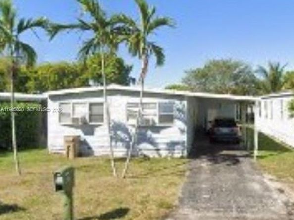 913 SW SW 131st Way, Davie FL 33325