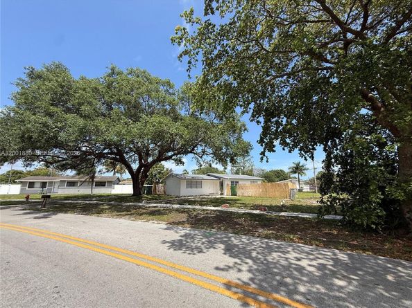 1606 NW 12th Ave, Fort Lauderdale FL 33311
