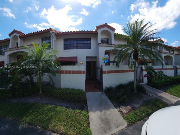 203 Liberty Ct, Deerfield Beach FL 33442
