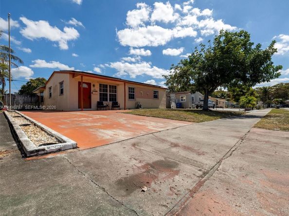 1331 N 69th Ave, Hollywood FL 33024