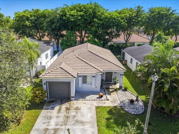 4642 SW 12th Ct, Deerfield Beach FL 33442