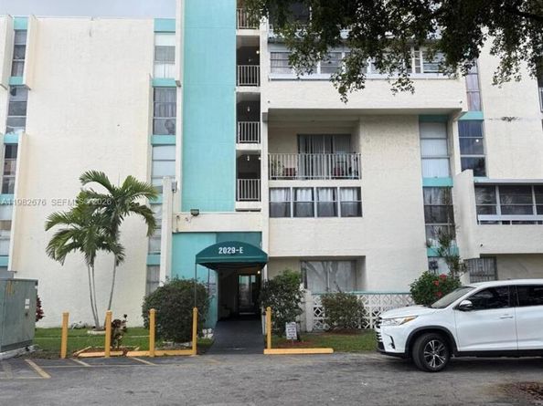 2029 NW 46th Ave E305, Lauderhill FL 33313