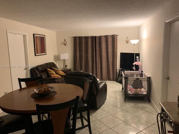 4803 NW 7th St 30614, Miami FL 33126