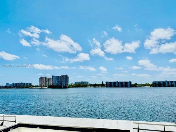 1150 NE 191st St 38, Miami FL 33179
