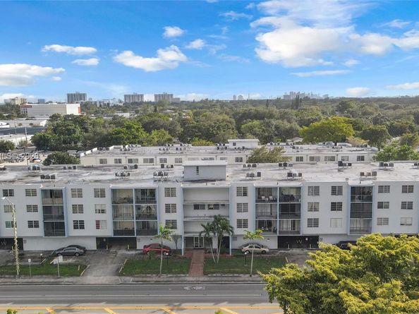 1250 NE 125th St 311C, North Miami FL 33161