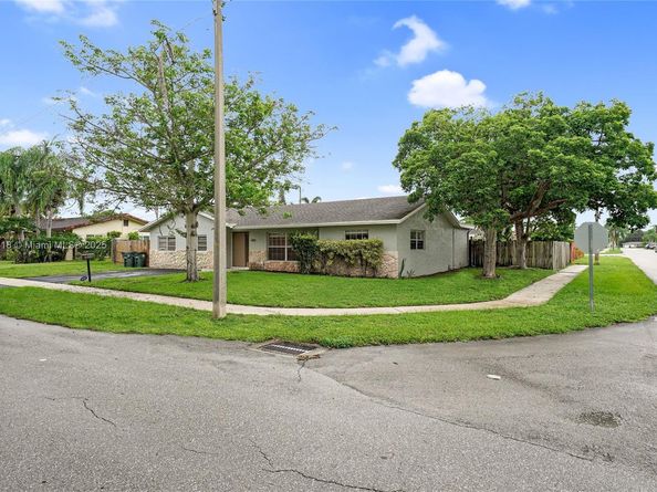 1000 NW 17th Ave, Boca Raton FL 33486