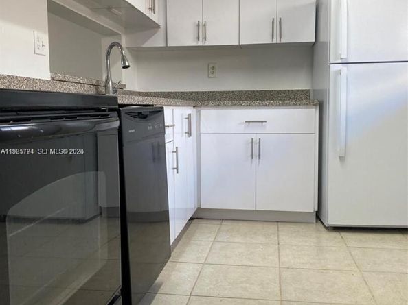 8420 SW 133rd Ave Rd 422, Miami FL 33183