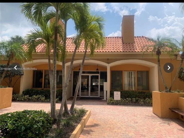 17901 NW 68th Ave T207, Hialeah FL 33015