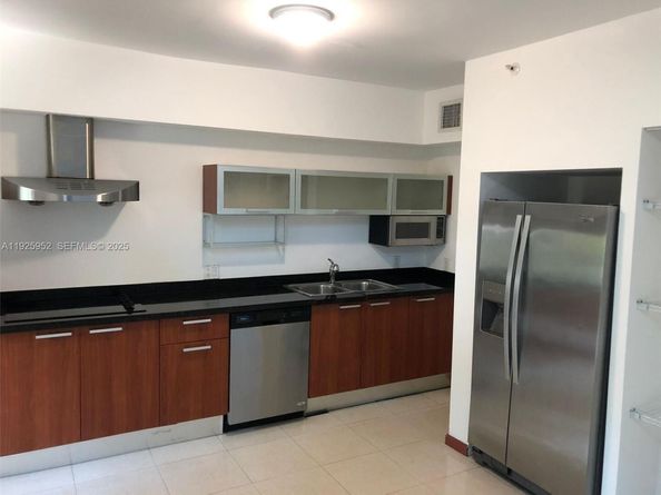 1650 Brickell Ave 111, Miami FL 33129