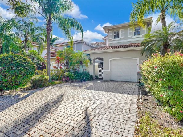 1120 Cliffrose St, Hollywood FL 33019