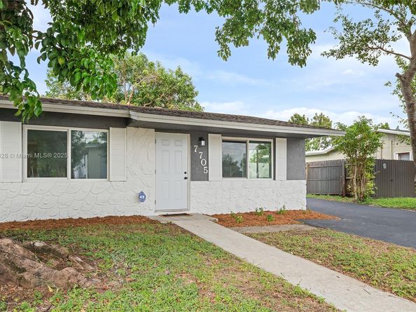 7705 Kimberly Blvd, North Lauderdale FL 33068