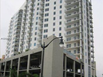 10 SW South River Dr
