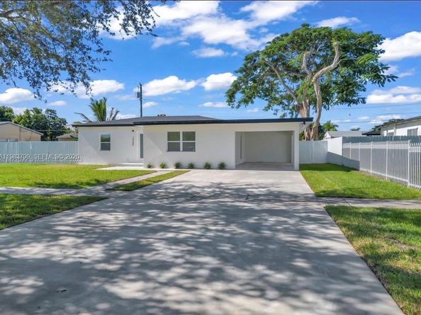 14580 Harrison St, Miami FL 33176