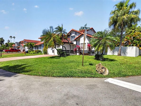 18198 NW 61st Ct, Hialeah FL 33015
