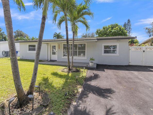 6320 Harding St, Hollywood FL 33024