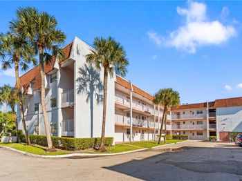 8000 Lagos De Campo Blvd