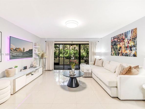 601 Ives Dairy Rd 00, Miami FL 33179