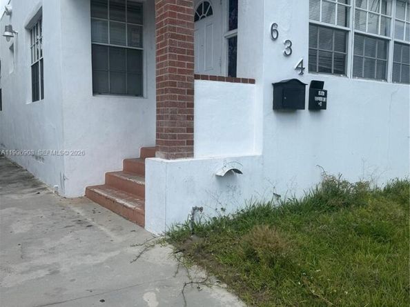 634 SW 10th Ave, Miami FL 33130