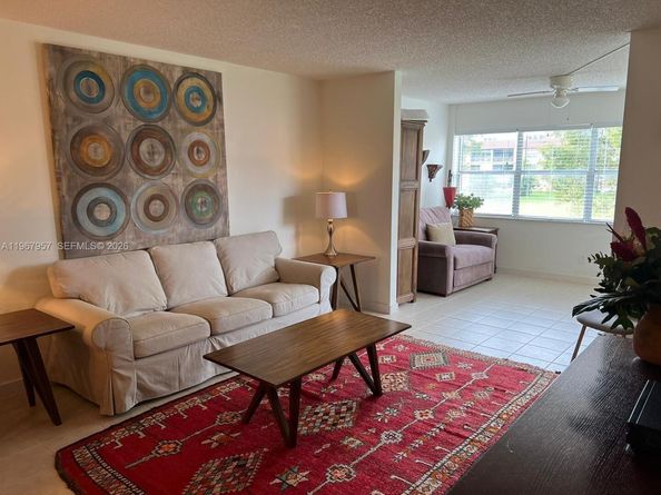 9581 Sunrise Lakes Blvd 208, Sunrise FL 33322