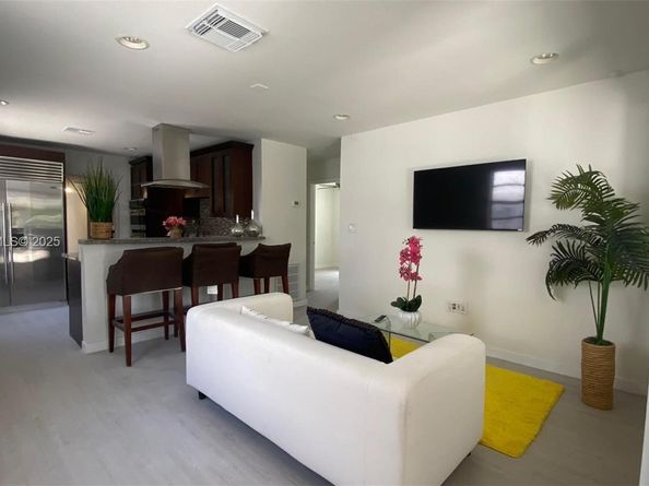 1947 Garfield St, Hollywood FL 33020