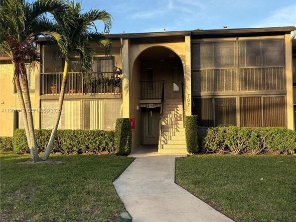 702 Sunny Pine Way A1, Green Acres FL 33415