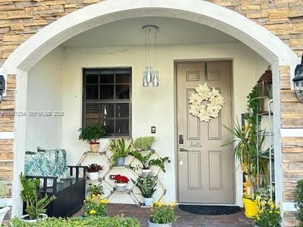 2703 NW 55th Ave, Margate FL 33063