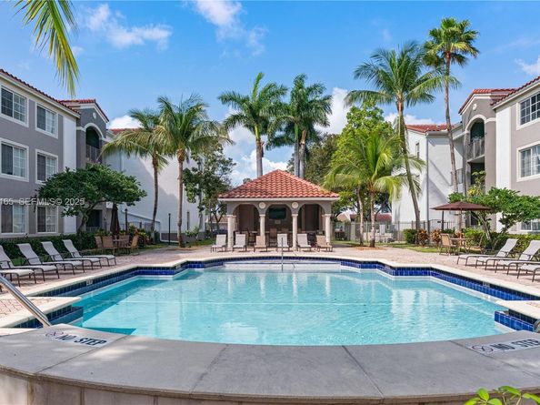 6861 SW 44th St 307, Miami FL 33155