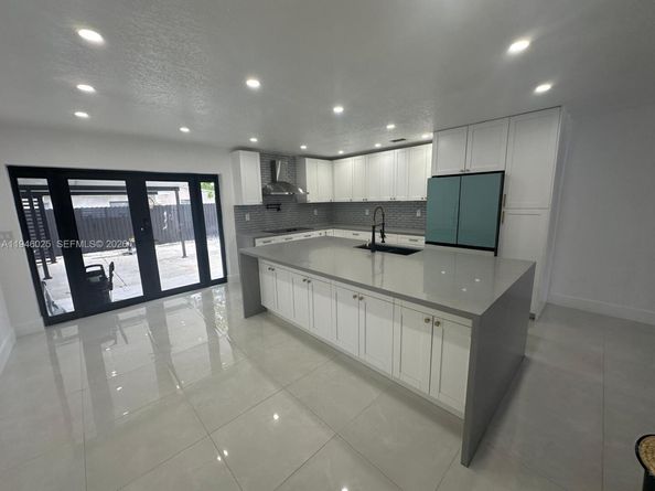 5150 E 9th Ln, Hialeah FL 33013