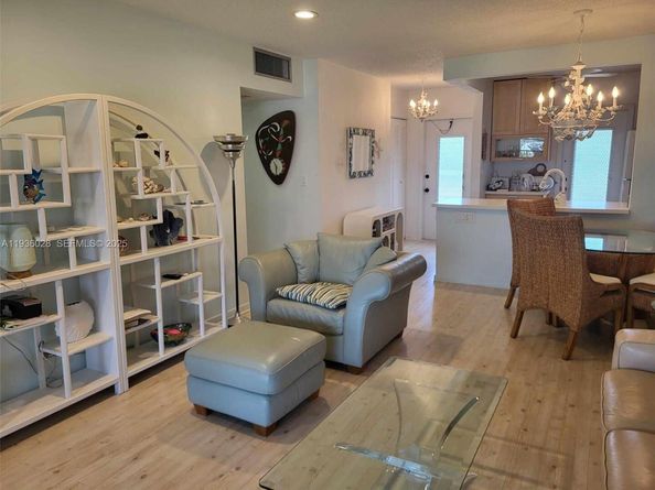 4701 NW 34th St 604, Lauderdale Lakes FL 33319