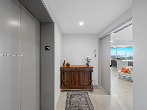 488 NE 18th St 2112, Miami FL 33132