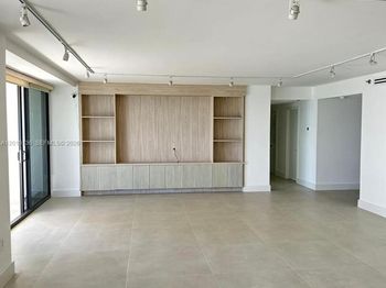 10205 Collins Ave
