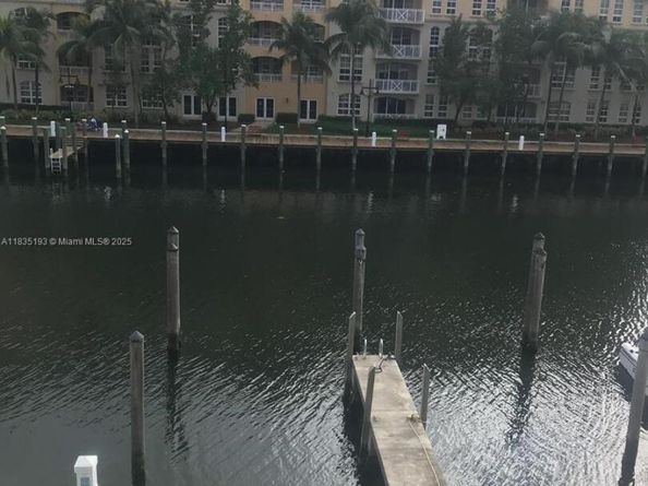 2950 NE 188th St 222, Aventura FL 33180