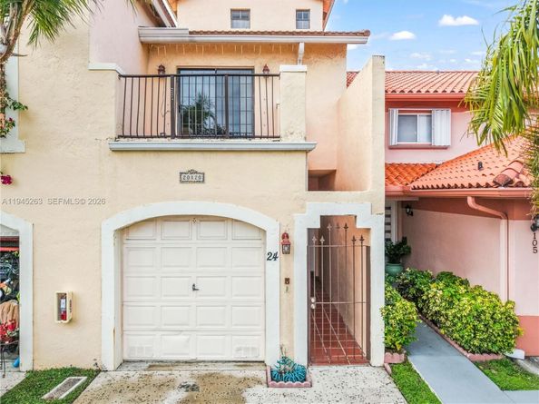 20820 San Simeon Way 24G, Miami FL 33179