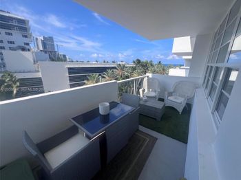 100 Lincoln Rd