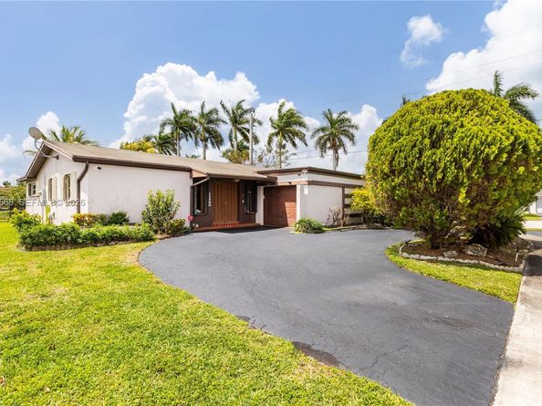 11500 NW 42nd St, Sunrise FL 33323