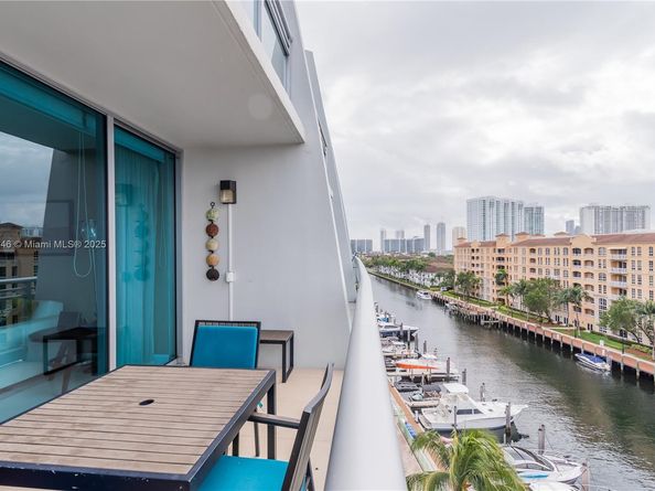 2950 NE 188th ST 504, Aventura FL 33180