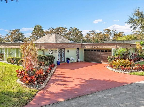 4713 Banyan Ln, Tamarac FL 33319