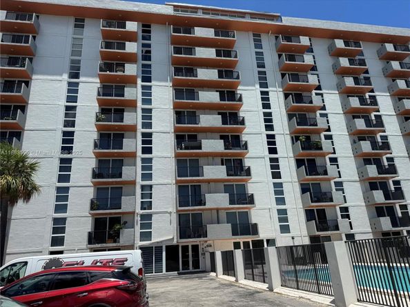 2075 NE 164th St 105, North Miami Beach FL 33162