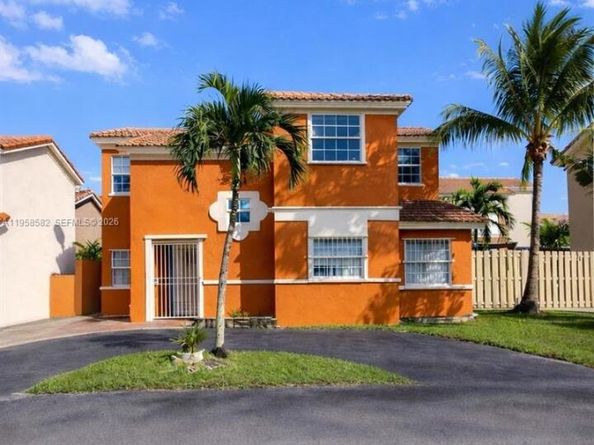 1045 NW 126th Pl, Miami FL 33182